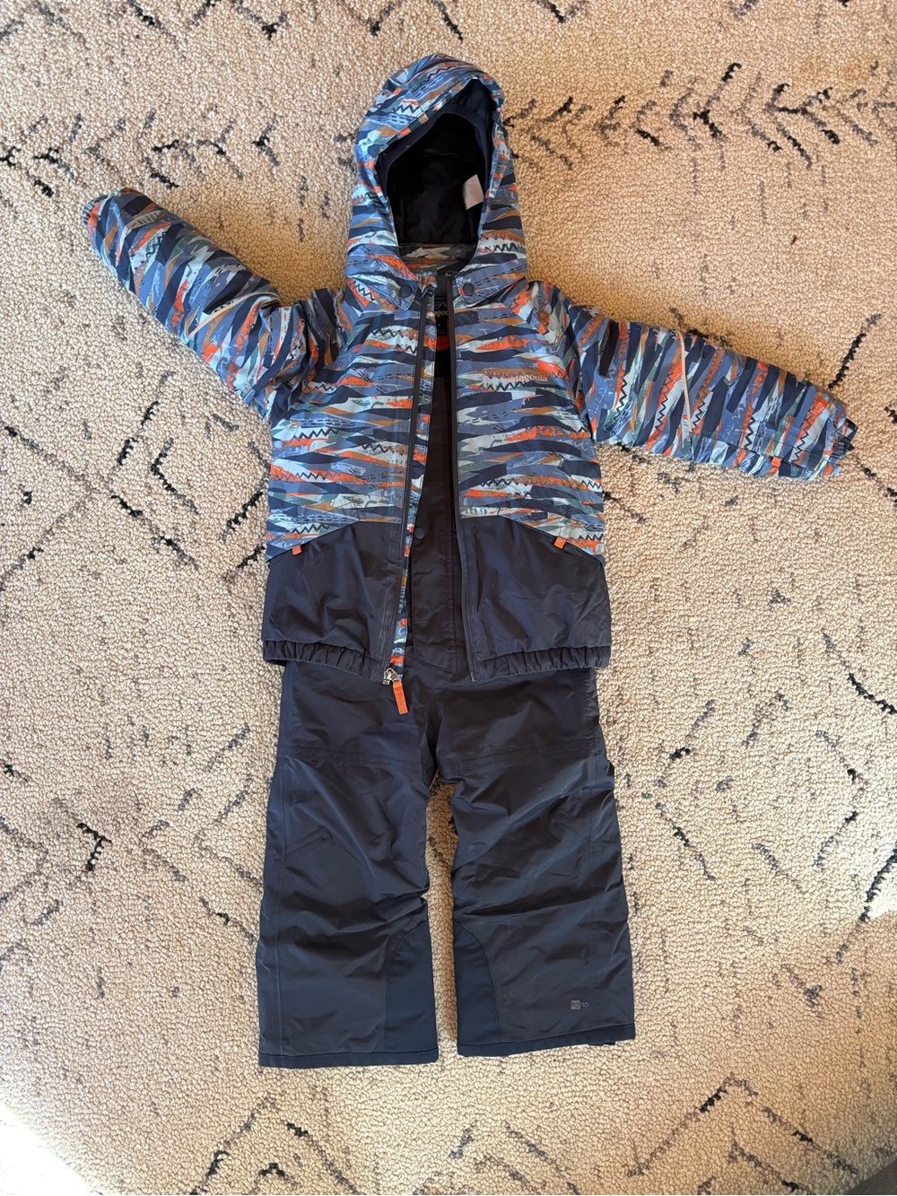Patagonia Kids' Jacket and Snow Bibs/ overalls (4T) EUC - Picture 8 of 9